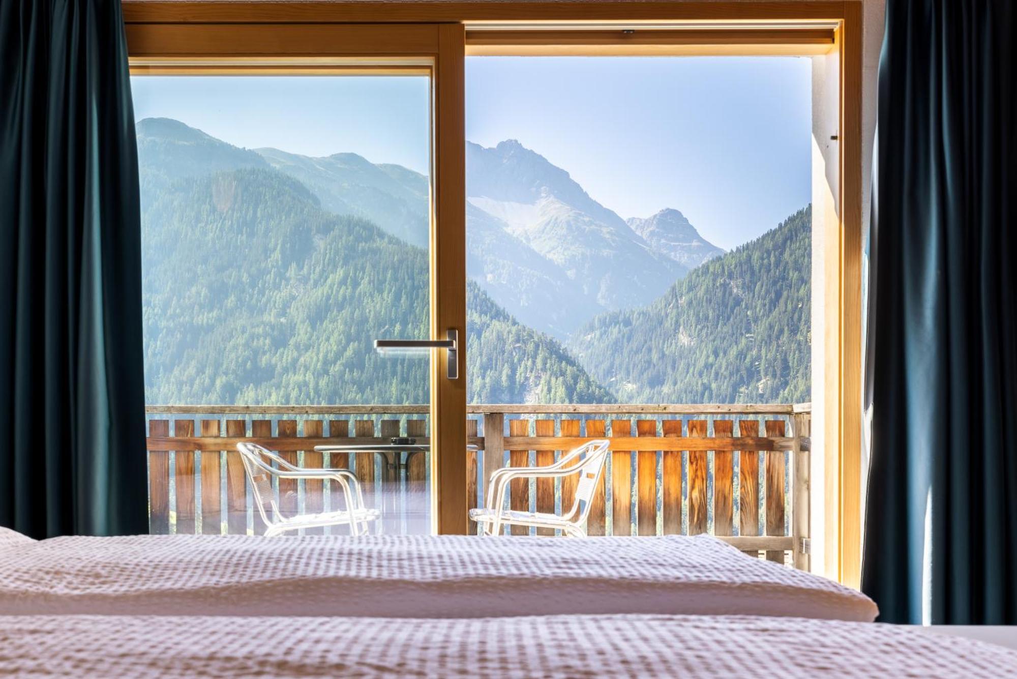 Schorta'S Alvetern - Boutique Hotel & Restaurant Ardez Dış mekan fotoğraf
